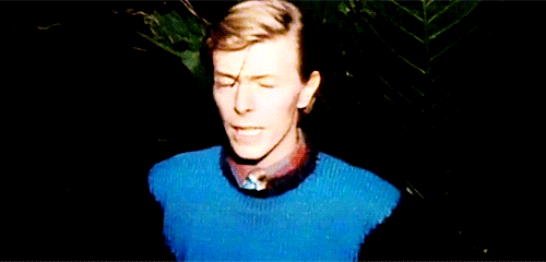 bowie pose
