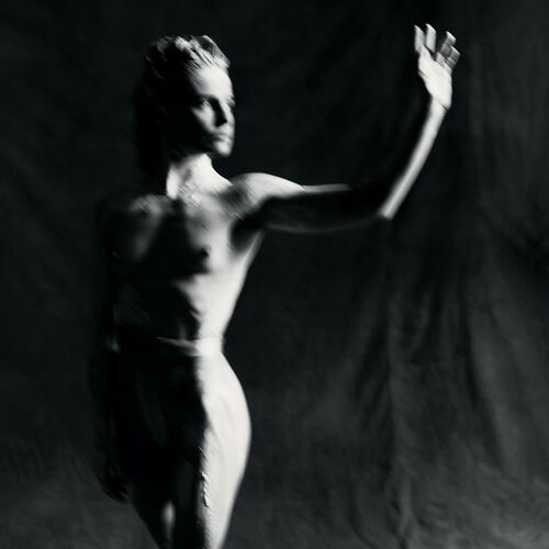 PARANOÏA, ANGELS, TRUE LOVE : Christine and the Queens revient avec un nouvel album