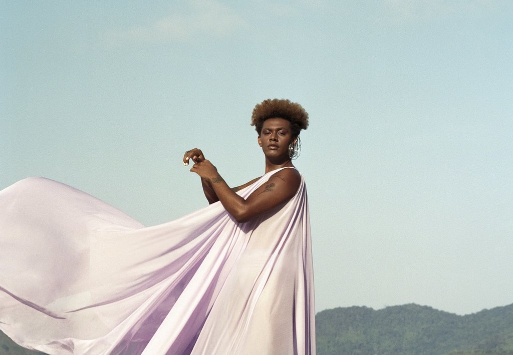 Liniker exemplo de cantora brasileira atual