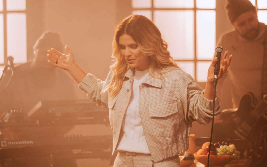 Aline Barros: músicas de adoração que fazem sucesso Aline Barros: músicas de adoração que fazem sucesso