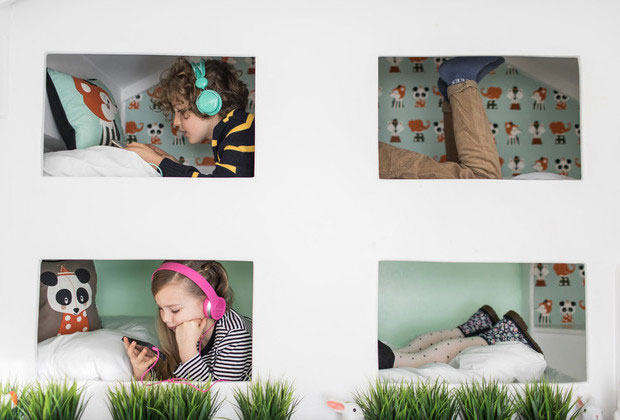 Deezer Family Ostern Familie Kinder Kids hören im Bett